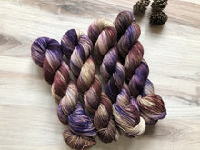 Load image into Gallery viewer, Red Stag Fibre: Estate Fingering